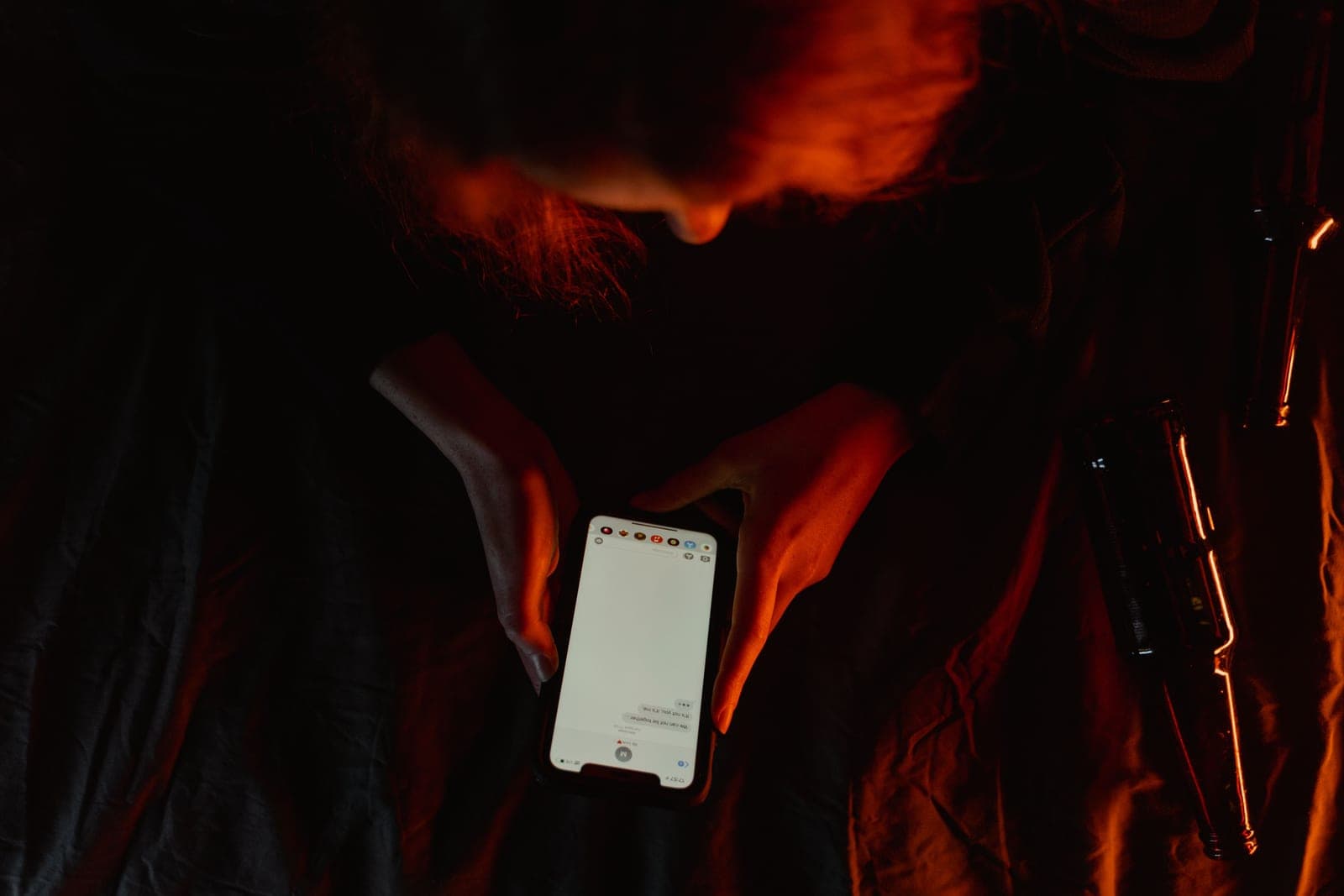 A phone app failing to connect to a smart bulb